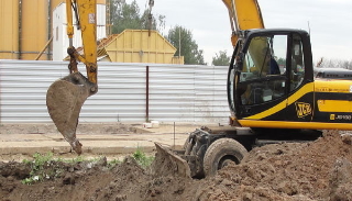 Выкопать яму экскаватором в Медногорске от 926 руб. - 2Землекопа-Мдн