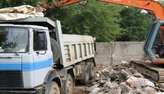 Вывоз строительного мусора с участка в Медногорске недорого от 1543 руб. | 2Землекопа-Мдн